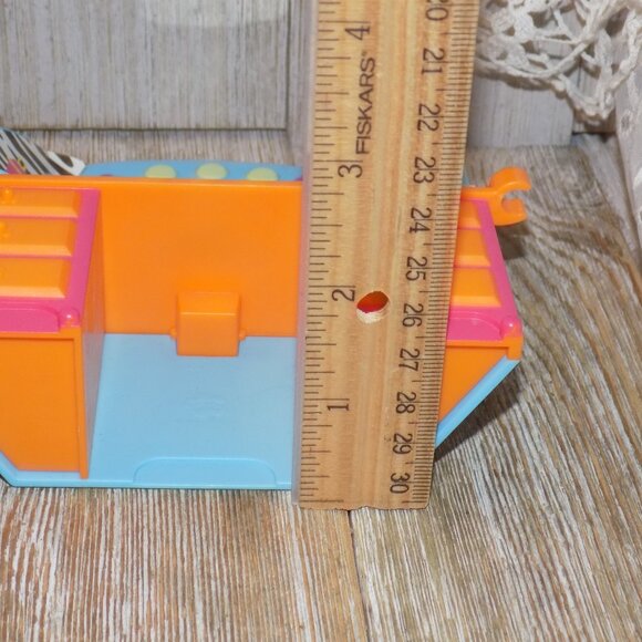 GROOVY GIRLS Small Toy Kitchen Playhouse Furniture * - Picture 8 of 8